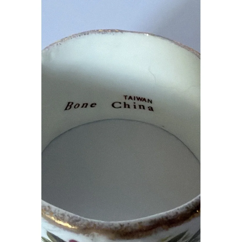 Vintage Bone China Napkin Rings Country Rose Cottage Floral Gold Trim Taiwan (4)